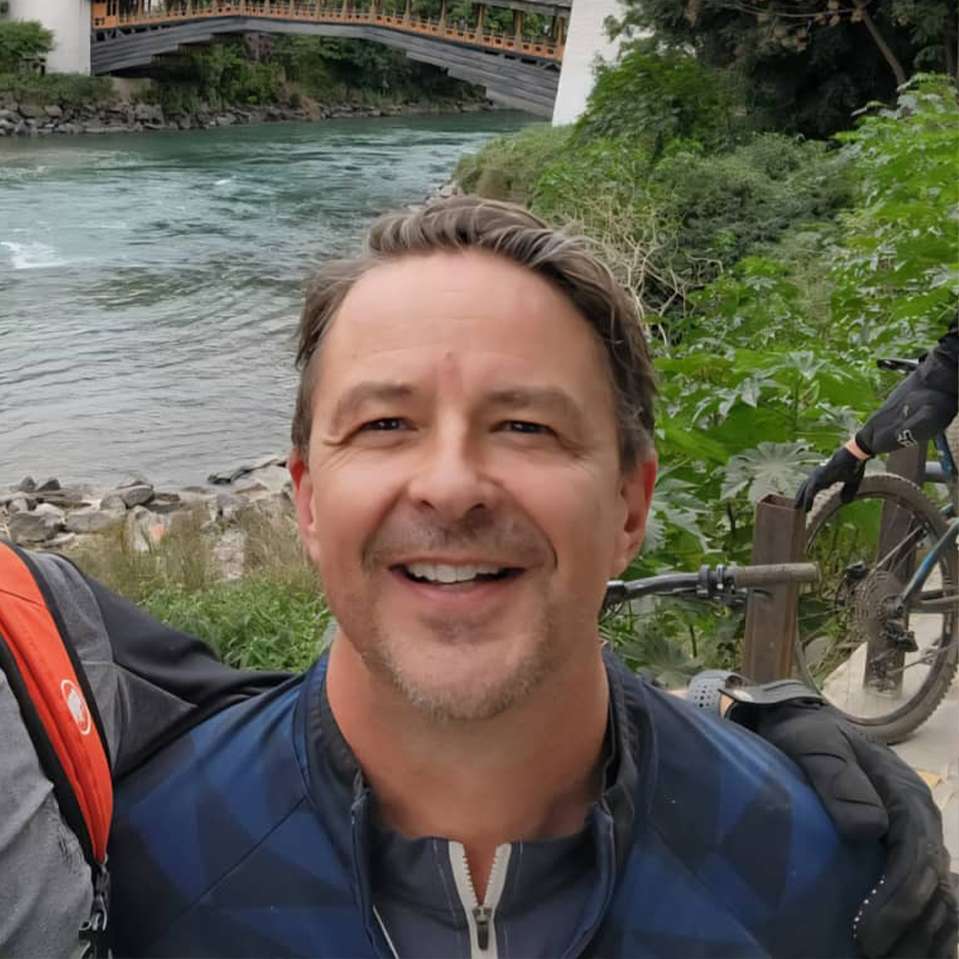 Craig G Anuger